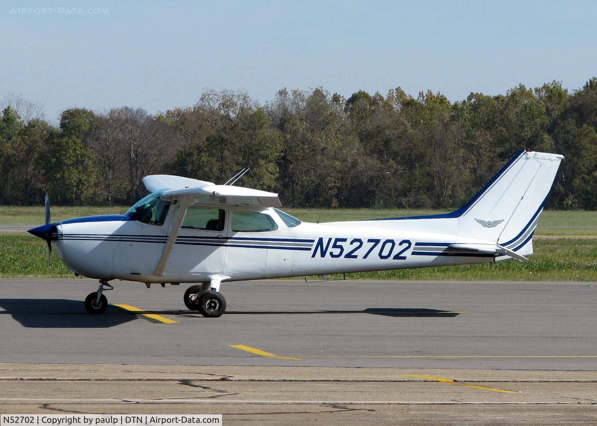 N52702, 1981 Cessna 172P C/N 17274585, At Downtown Shreveport.