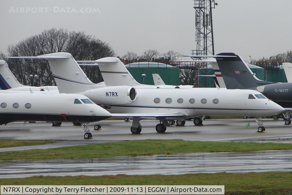N7RX, 2005 Gulfstream Aerospace GIV-X (G450) C/N 4017, G450 at Luton