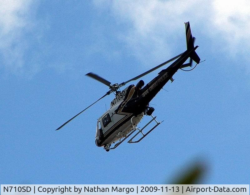 N710SD, 2006 Eurocopter AS-350B-3 Ecureuil Ecureuil C/N 4067, Caught him working over Ocean Beach, CA