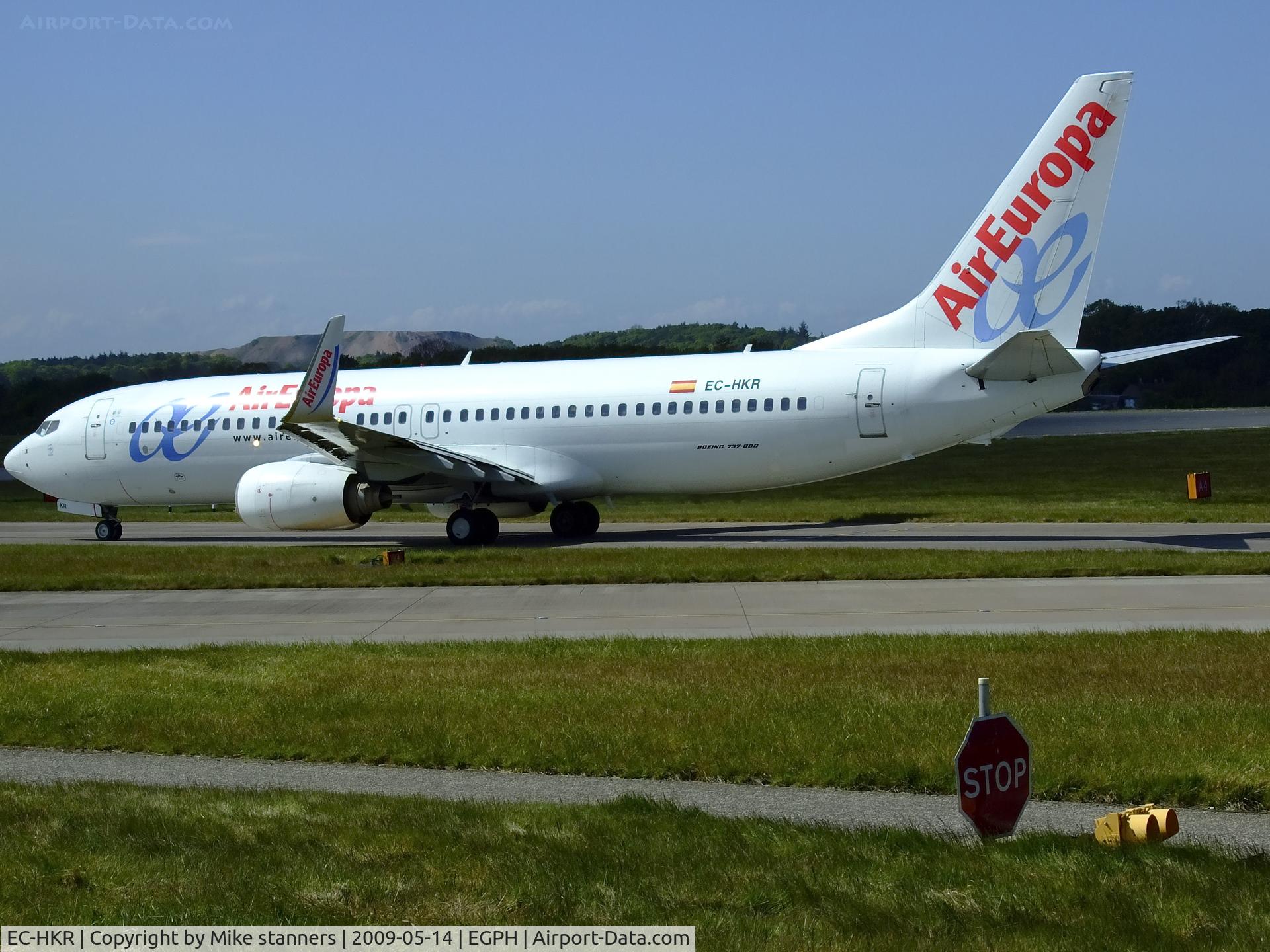 EC-HKR, 2000 Boeing 737-85P C/N 28536, Air europa B737 Taxiing to runway 06