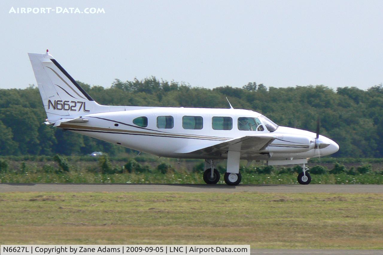 N6627L, 1969 Piper PA-31-310 Navajo C/N 31-563, At Lancaster Airport, Texas