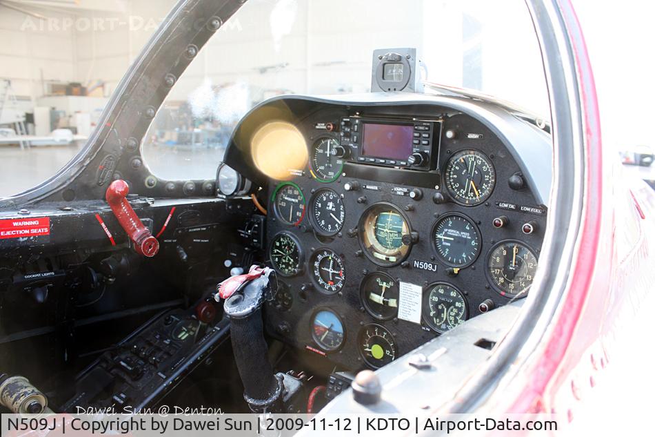 N509J, PZL-Mielec TS-11 Iskra C/N 1H0509, cockpit