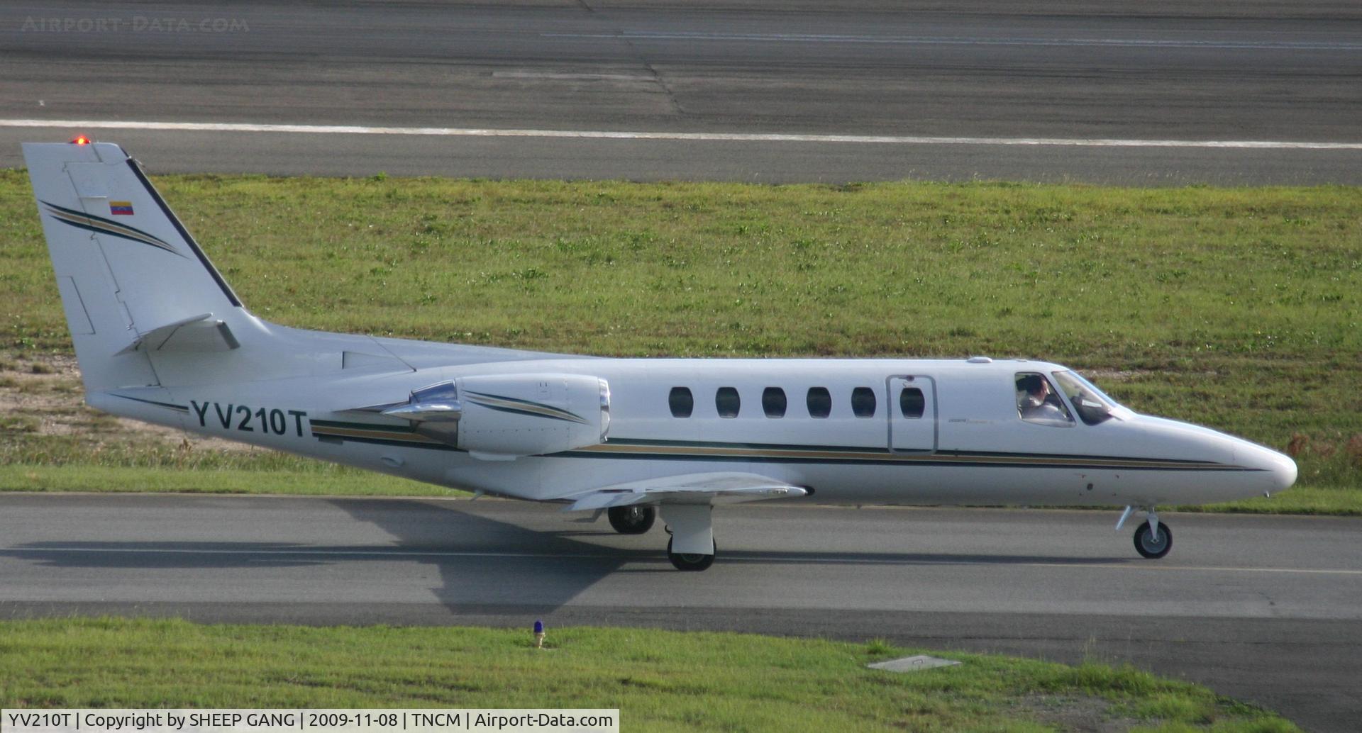 YV210T, 1983 Cessna 550 C/N 550-0477, Taxing to a and holding short