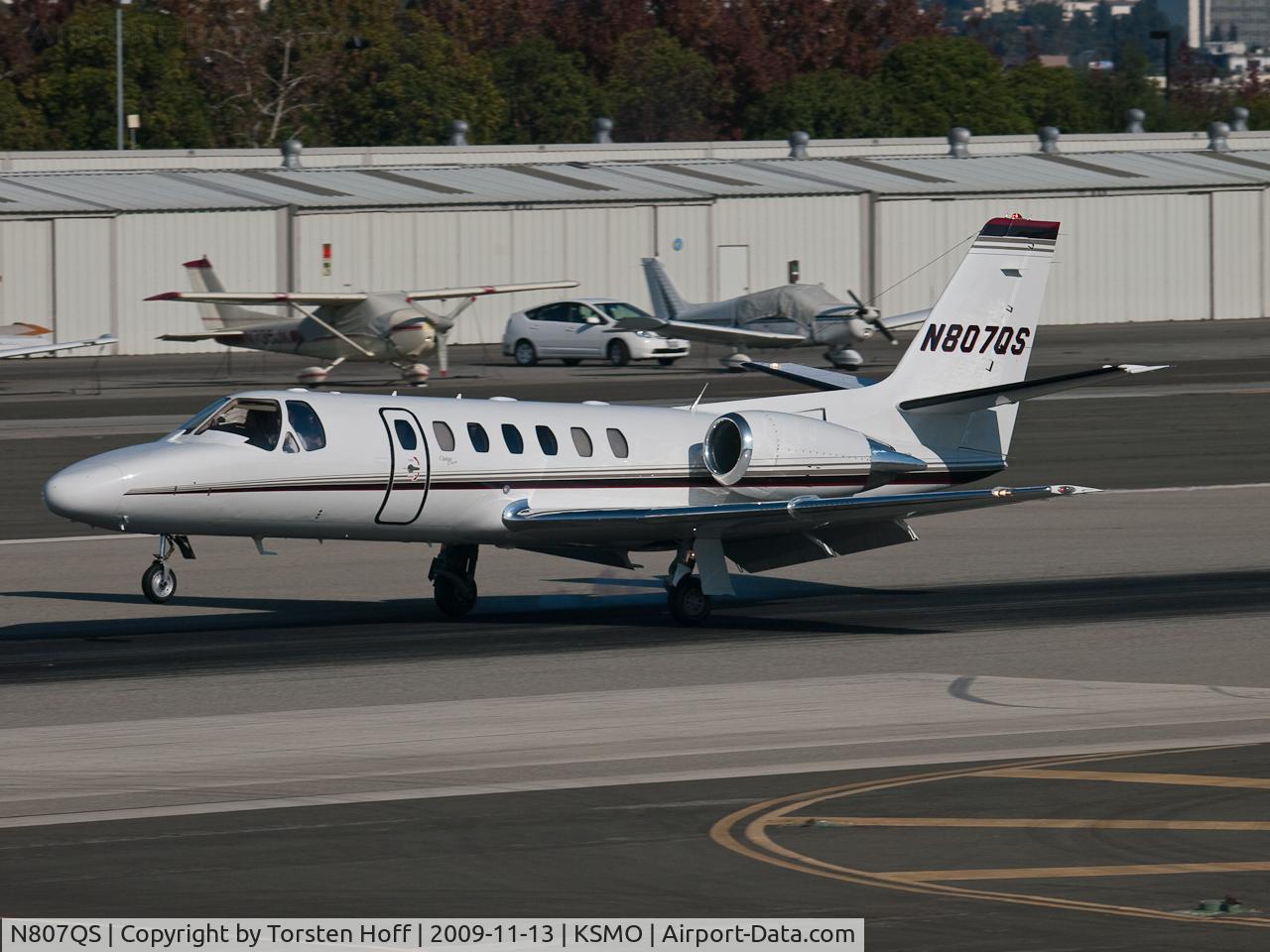 N807QS, 2002 Cessna 560 Citation Encore C/N 560-0617, N807QS arriving on RWY 21
