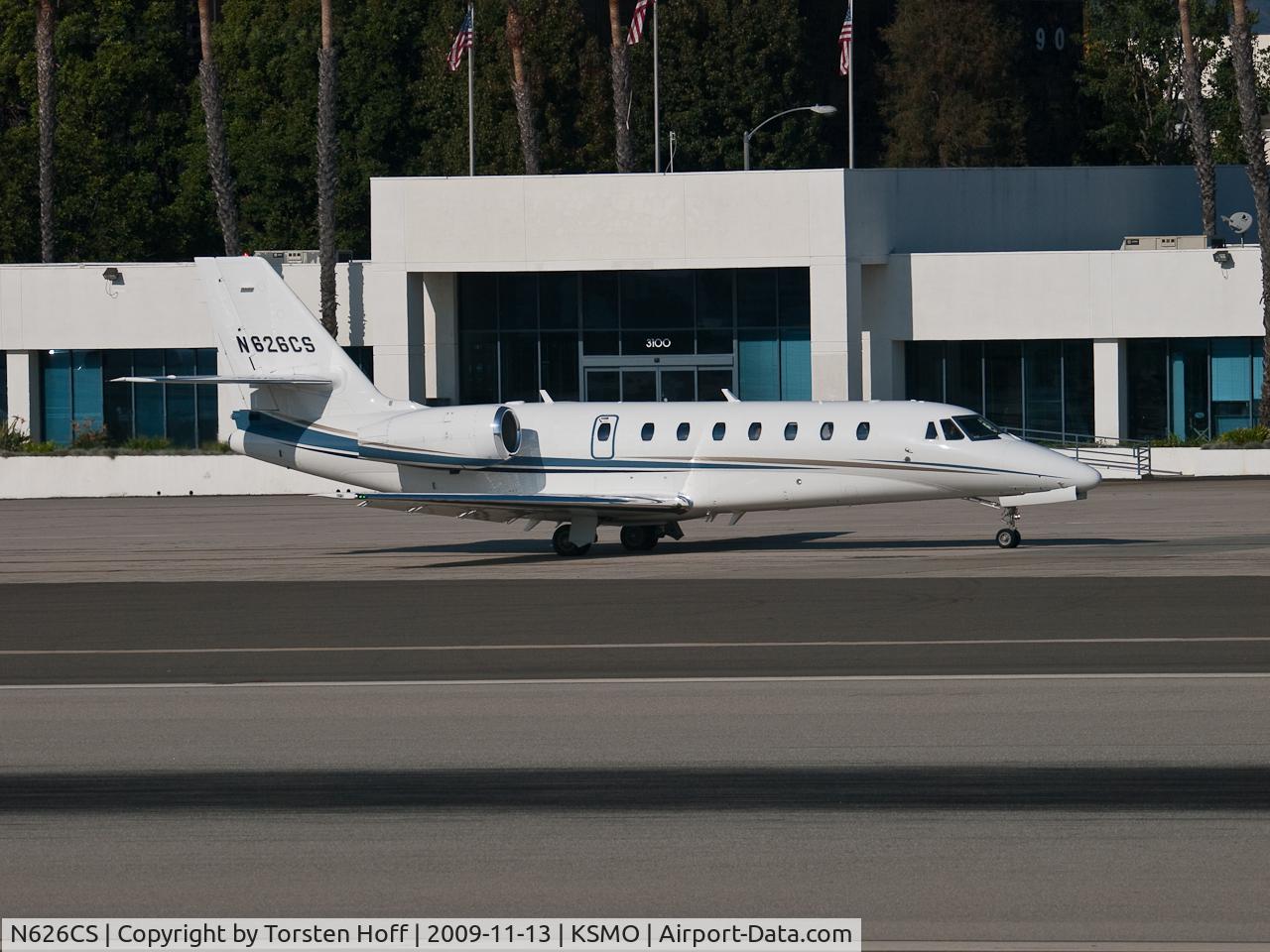 N626CS, 2008 Cessna 680 Citation Sovereign C/N 680-0188, N626CS taxiing