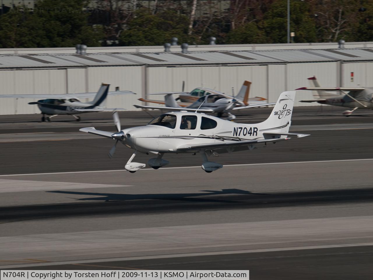 N704R, 2006 Cirrus SR22 C/N 2147, N704R arriving on RWY 21