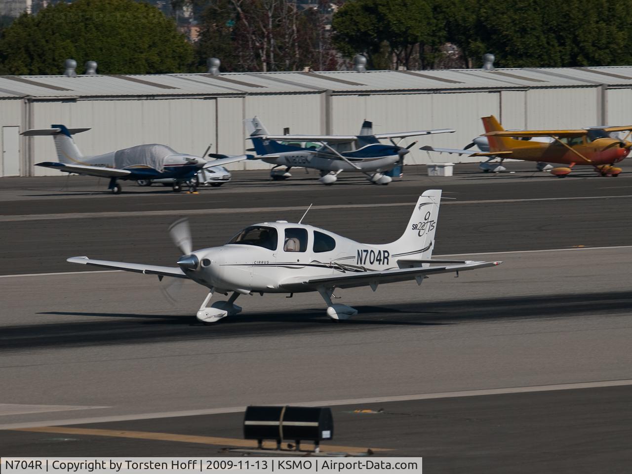 N704R, 2006 Cirrus SR22 C/N 2147, N704R departing from RWY 21