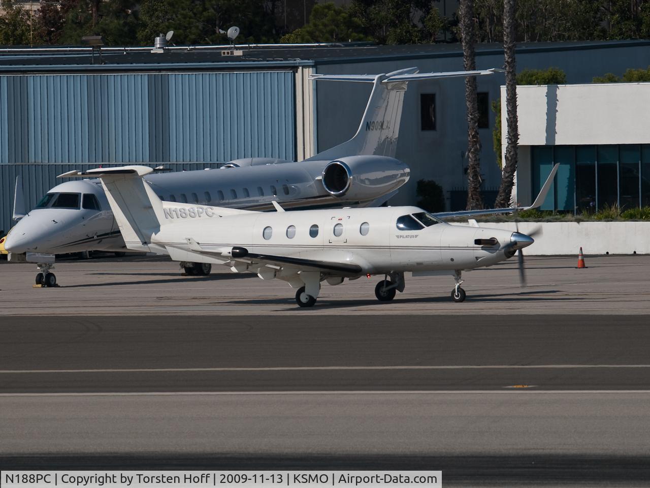 N188PC, 1997 Pilatus PC-12/45 C/N 188, N188PC taxiing