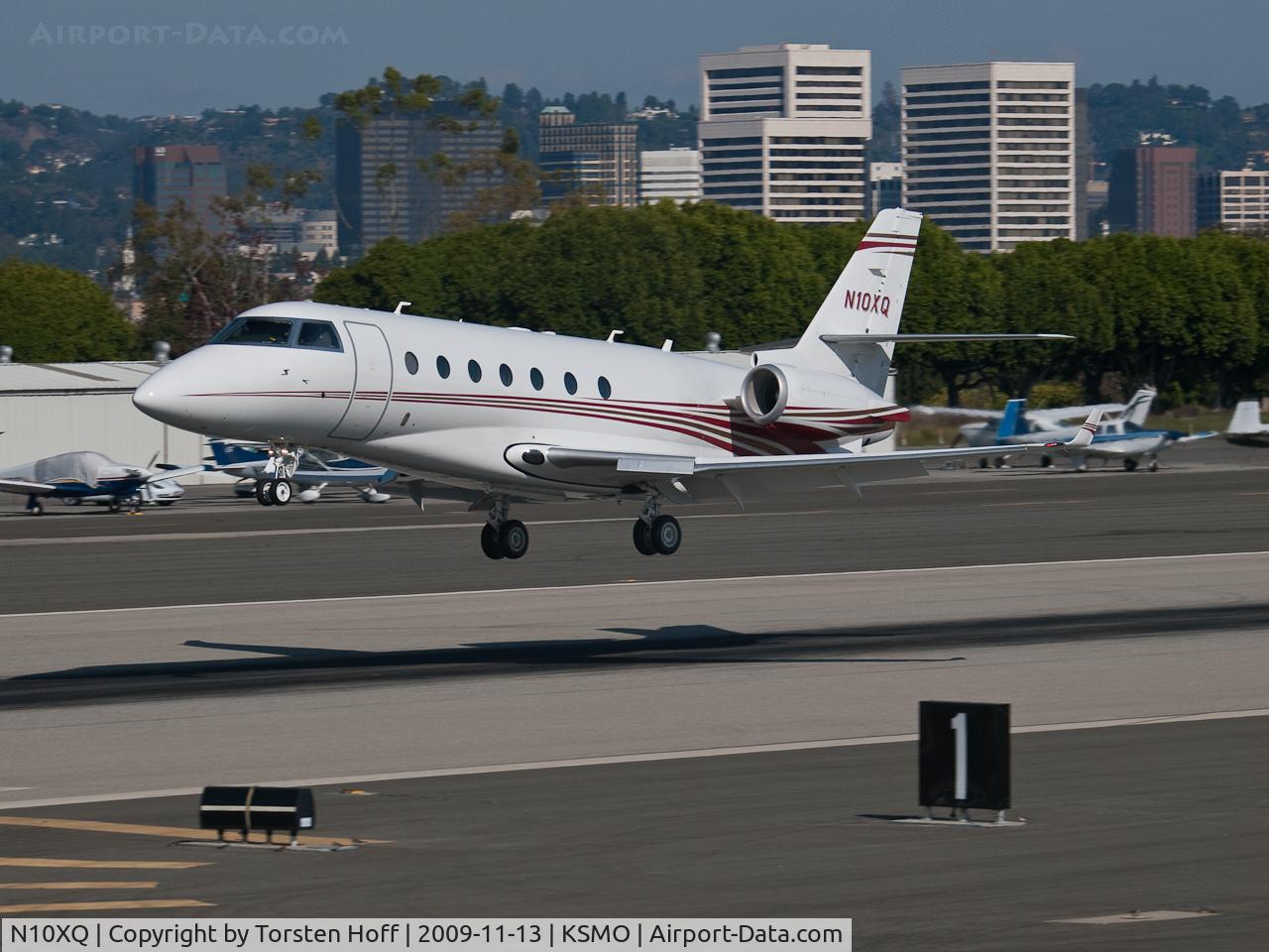 N10XQ, 2007 Israel Aircraft Industries Gulfstream 200 C/N 169, N10XQ arriving on RWY 21