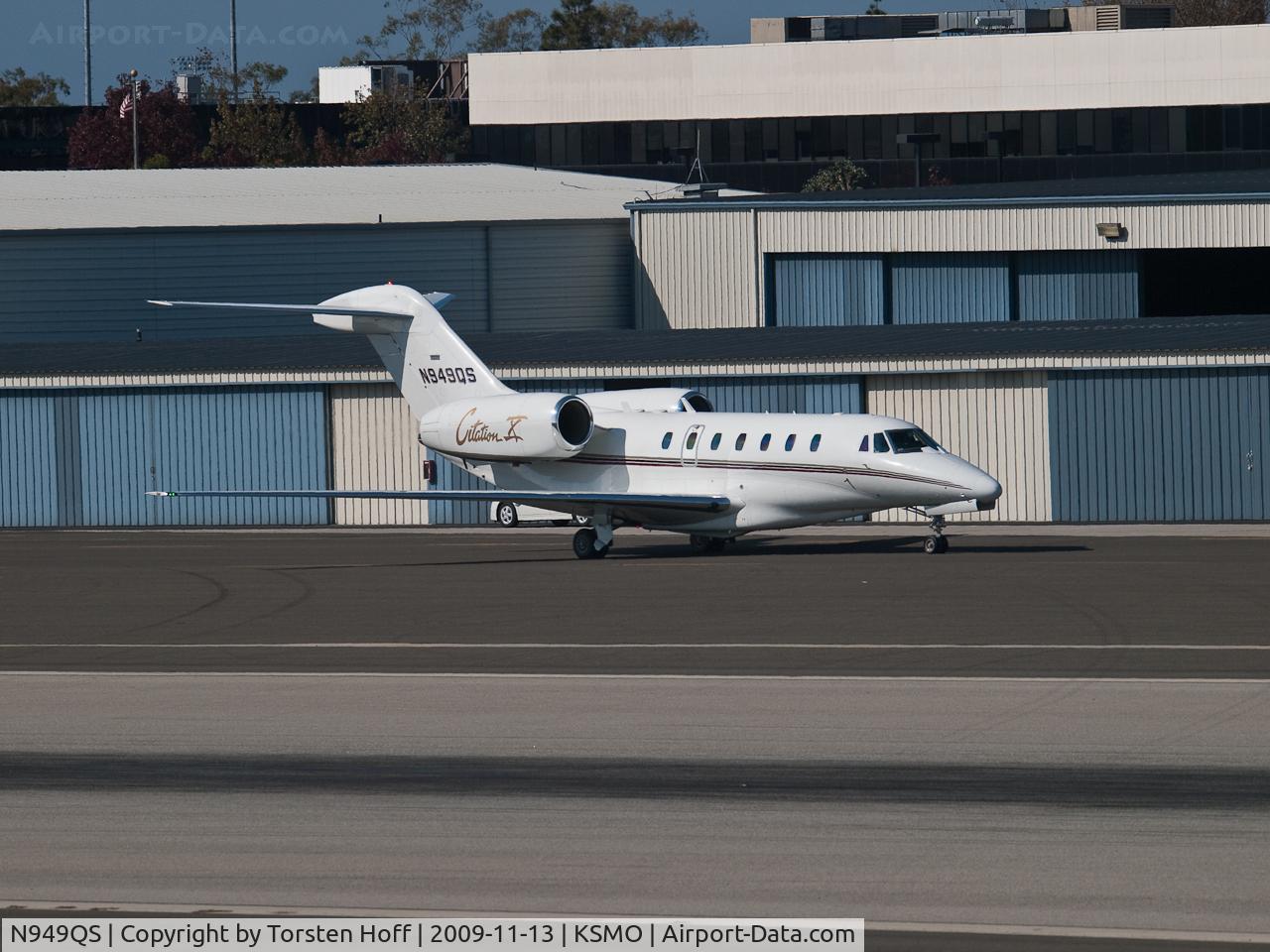 N949QS, 1998 Cessna 750 Citation X Citation X C/N 750-0049, N949QS taxiing