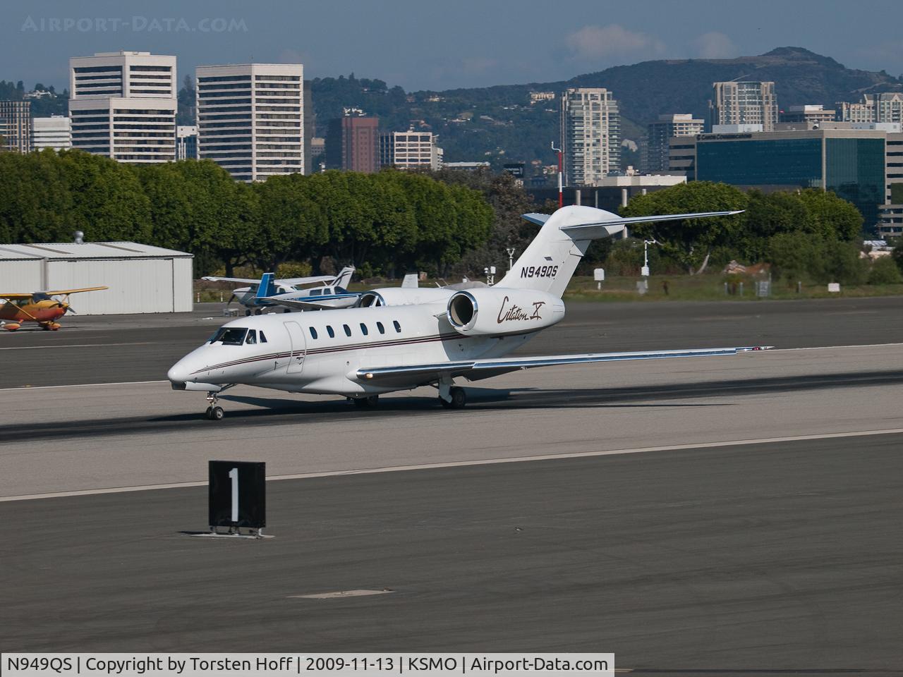 N949QS, 1998 Cessna 750 Citation X Citation X C/N 750-0049, N949QS departing from RWY 21