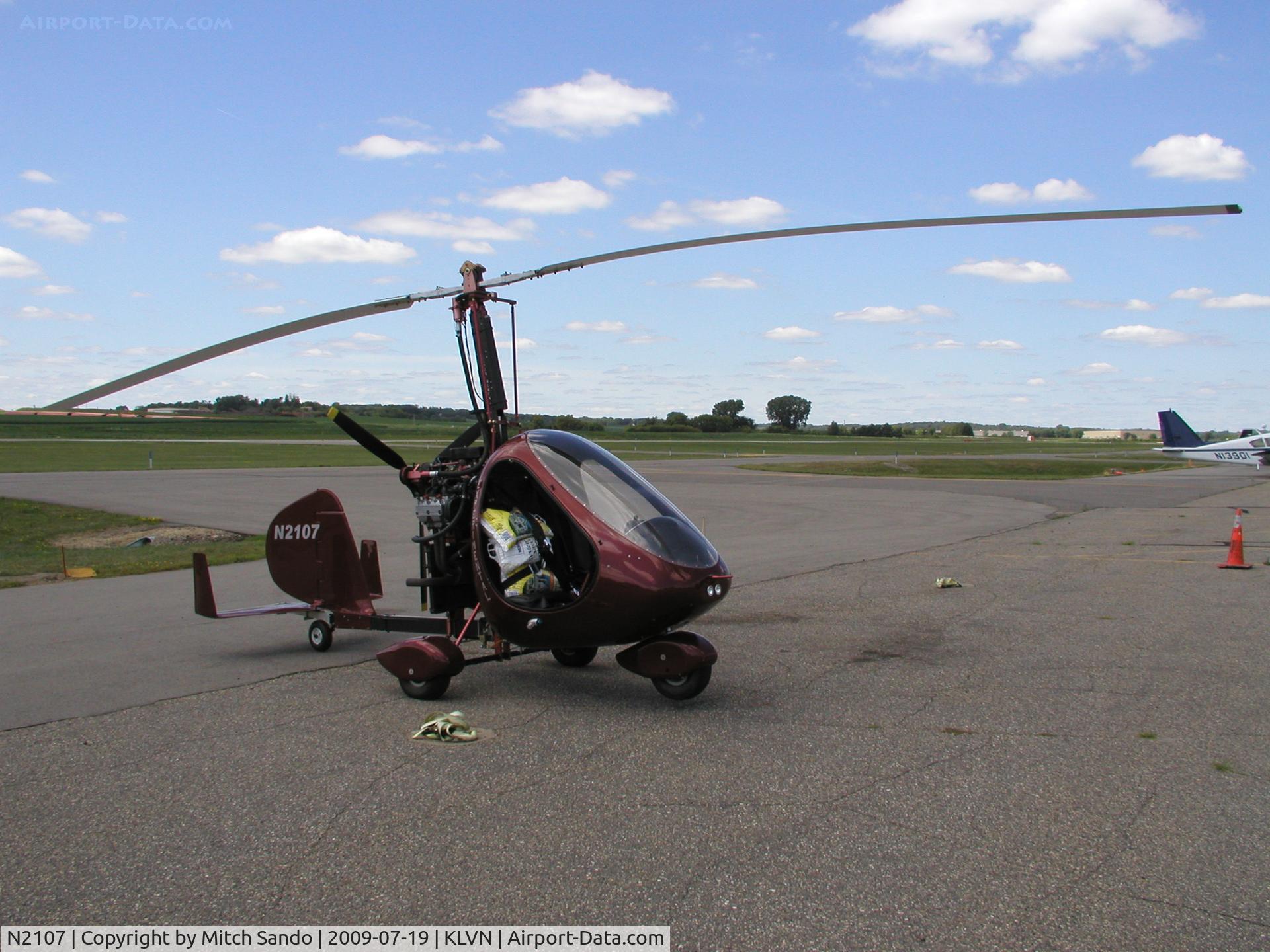 N2107, 2004 RAF 2000 C/N DD-JL72404, Parked on the ramp at Airlake.