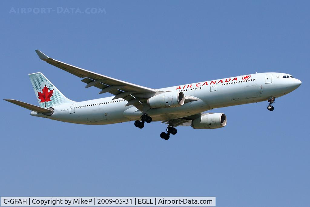 C-GFAH, 1999 Airbus A330-343 C/N 0279, Short final to 09L at Heathrow.