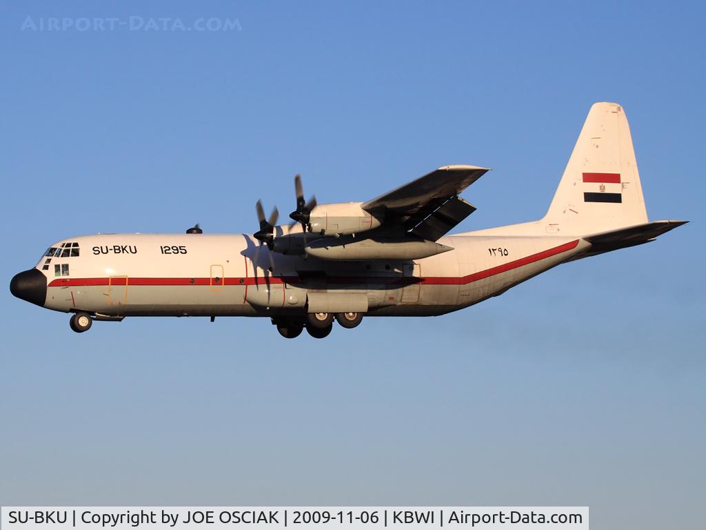 SU-BKU, 1989 Lockheed C-130H Hercules C/N 382-5206, Arriving at BWI