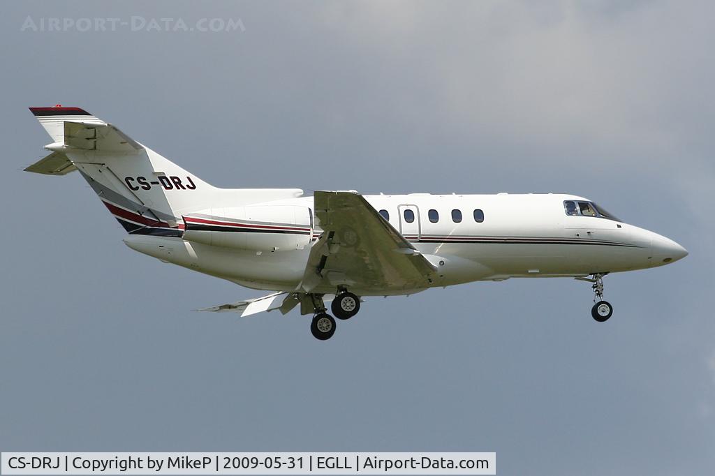 CS-DRJ, 2006 Raytheon Hawker 800XP C/N 258760, Short final to 09L at Heathrow.