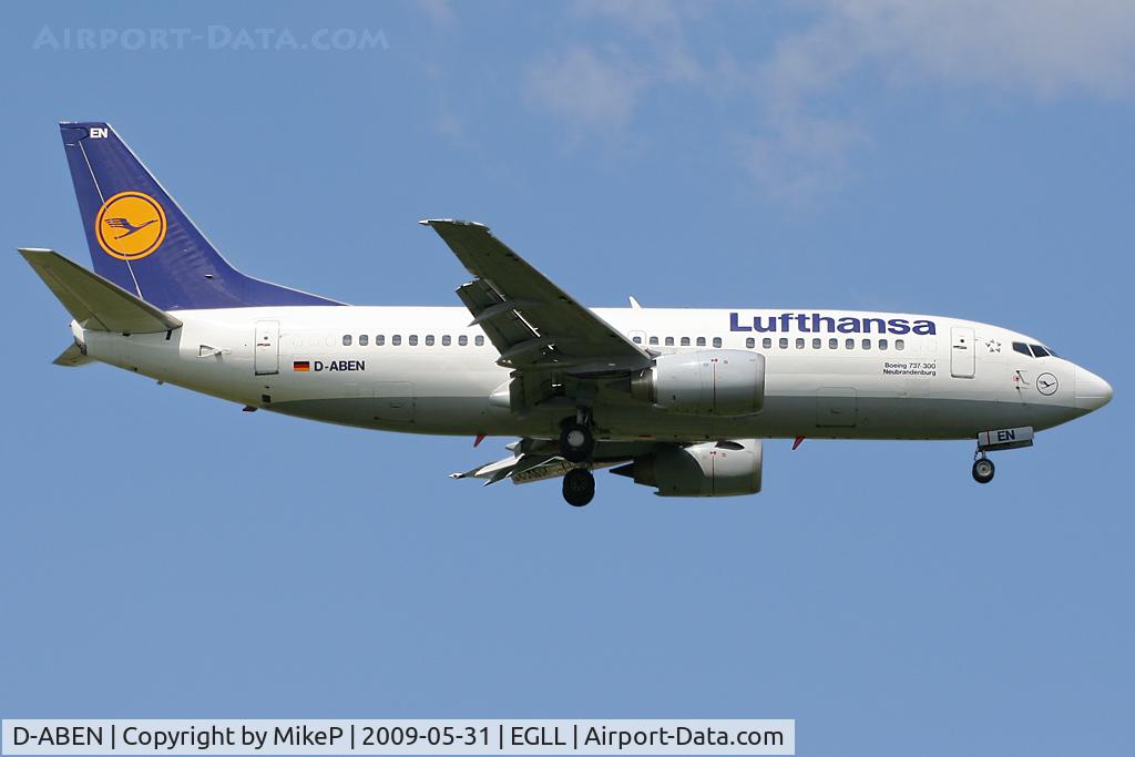 D-ABEN, 1991 Boeing 737-330 C/N 26428, Short final to 09L at Heathrow.