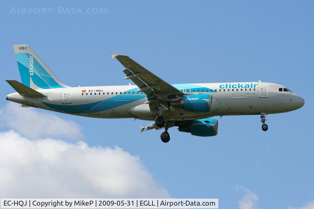 EC-HQJ, 2001 Airbus A320-214 C/N 1430, Short final to 09L at Heathrow.