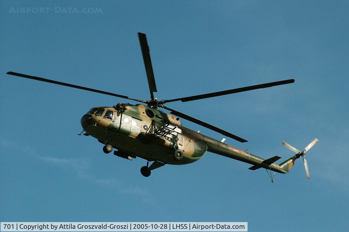 701, 1987 Mil Mi-17 Hip C/N 104M01, Szolnok-Szandaszölös Airfield
