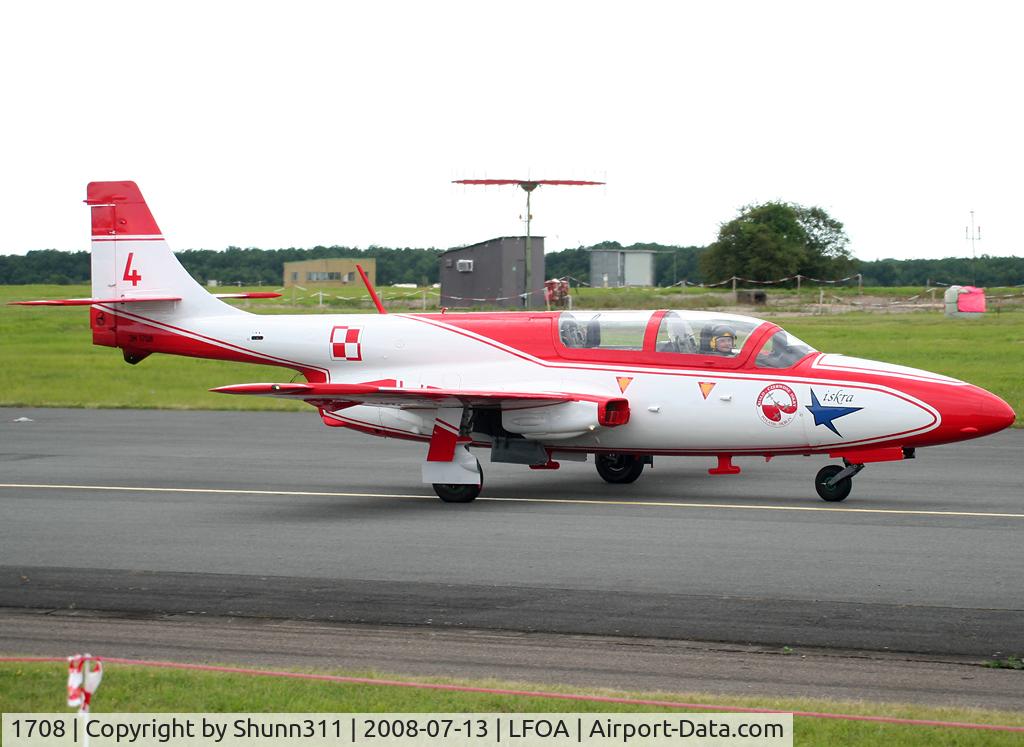 1708, PZL-Mielec TS-11 Iskra bis DF C/N 3H-1708, Come back from demo flight during LFOA Airshow 2008