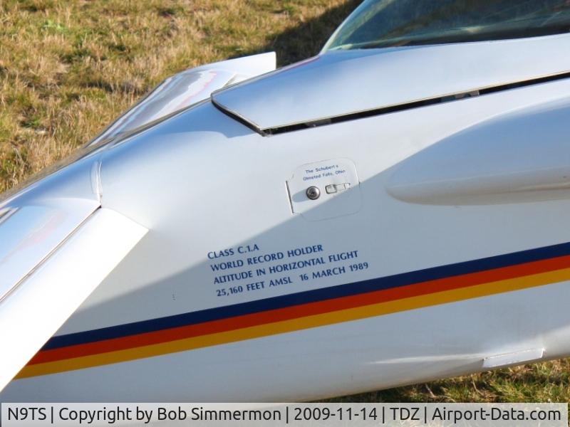 N9TS, 1986 Rutan Long-EZ C/N 1378, At the EAA breakfast fly-in - Toledo, Ohio.