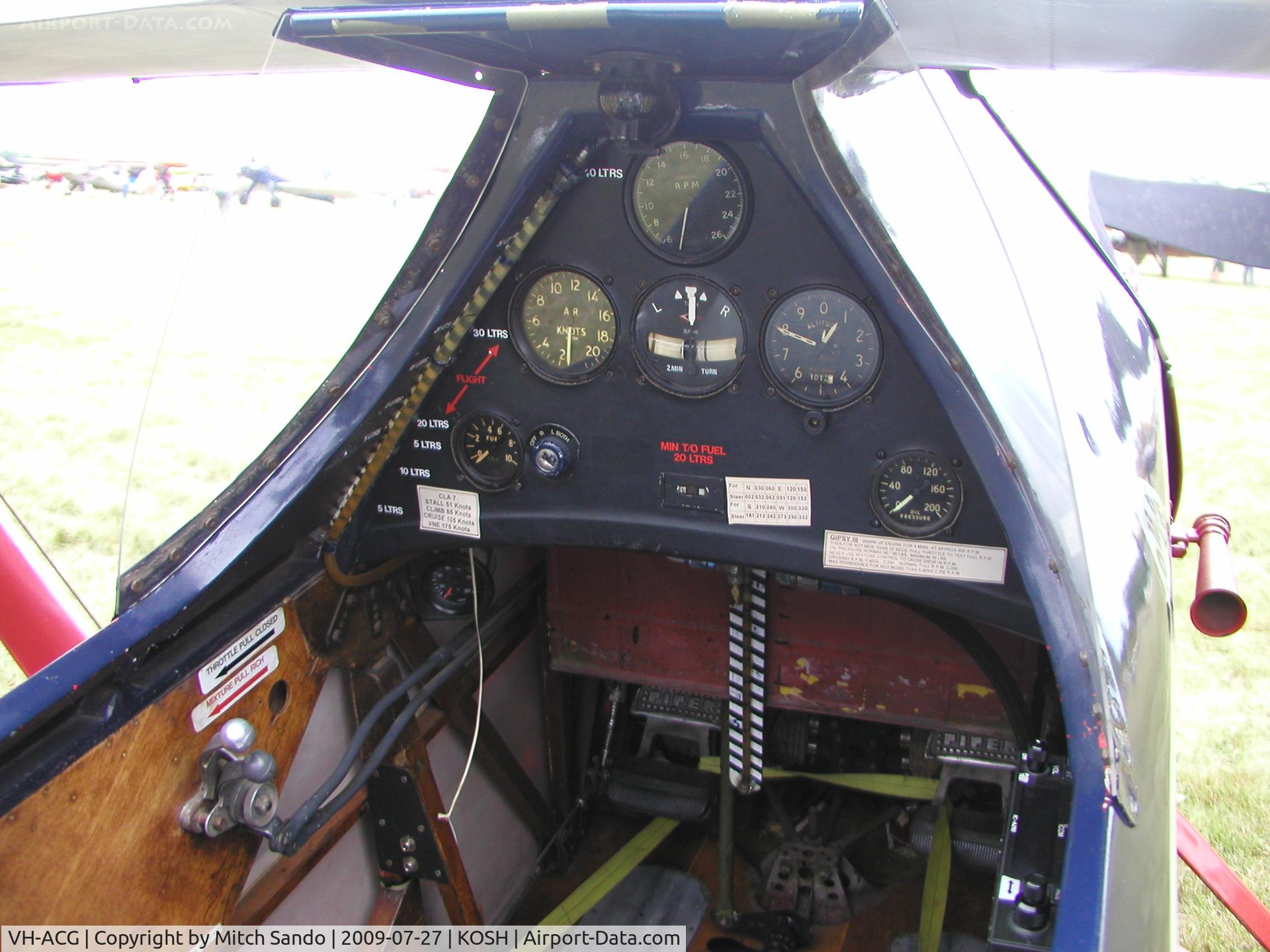 VH-ACG, 1932 Comper CLA-7 Swift C/N GS32/2, EAA AirVenture 2009.