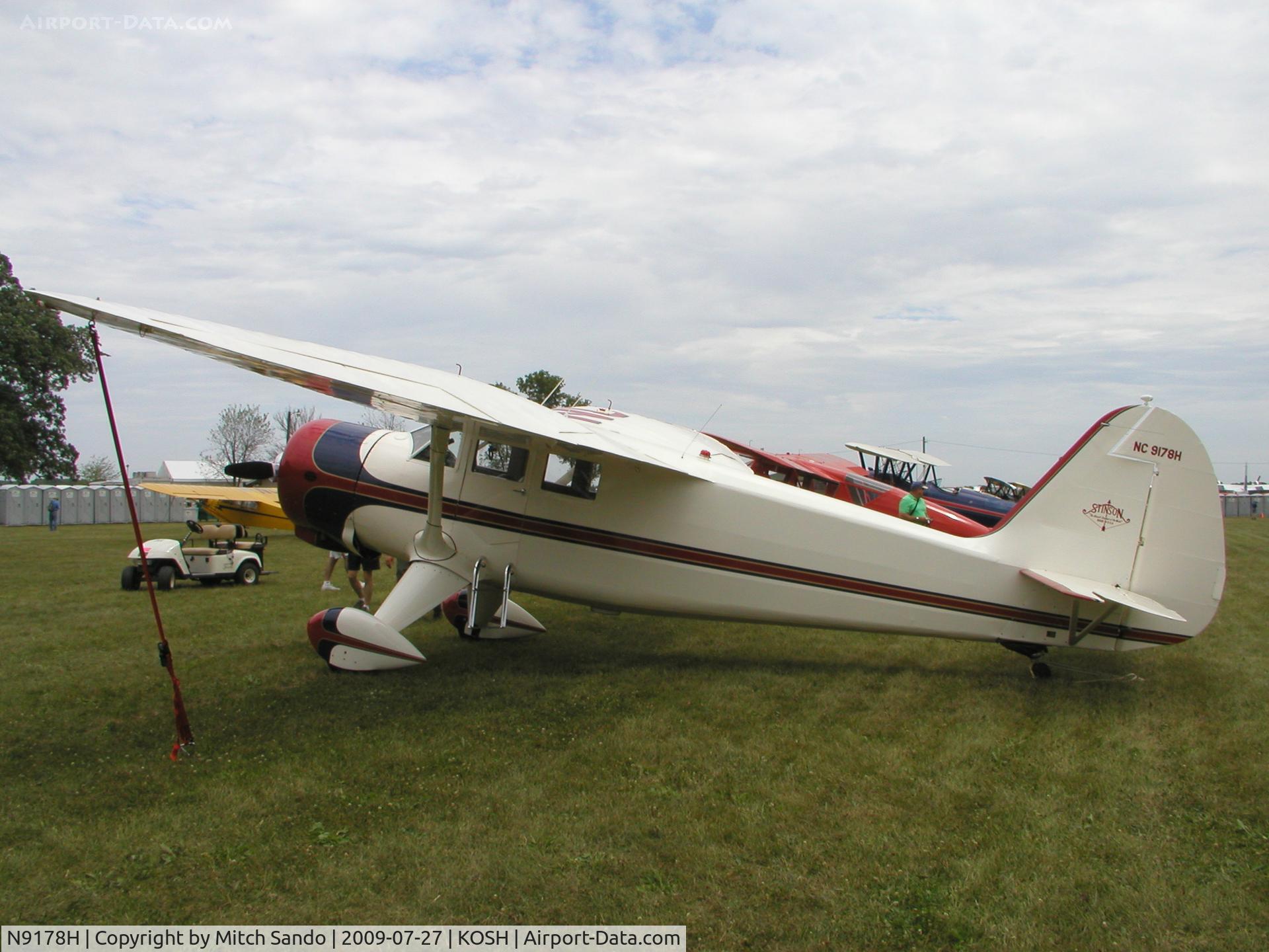 N9178H, 1943 Stinson V77 Reliant C/N 77-186, EAA AirVenture 2009.