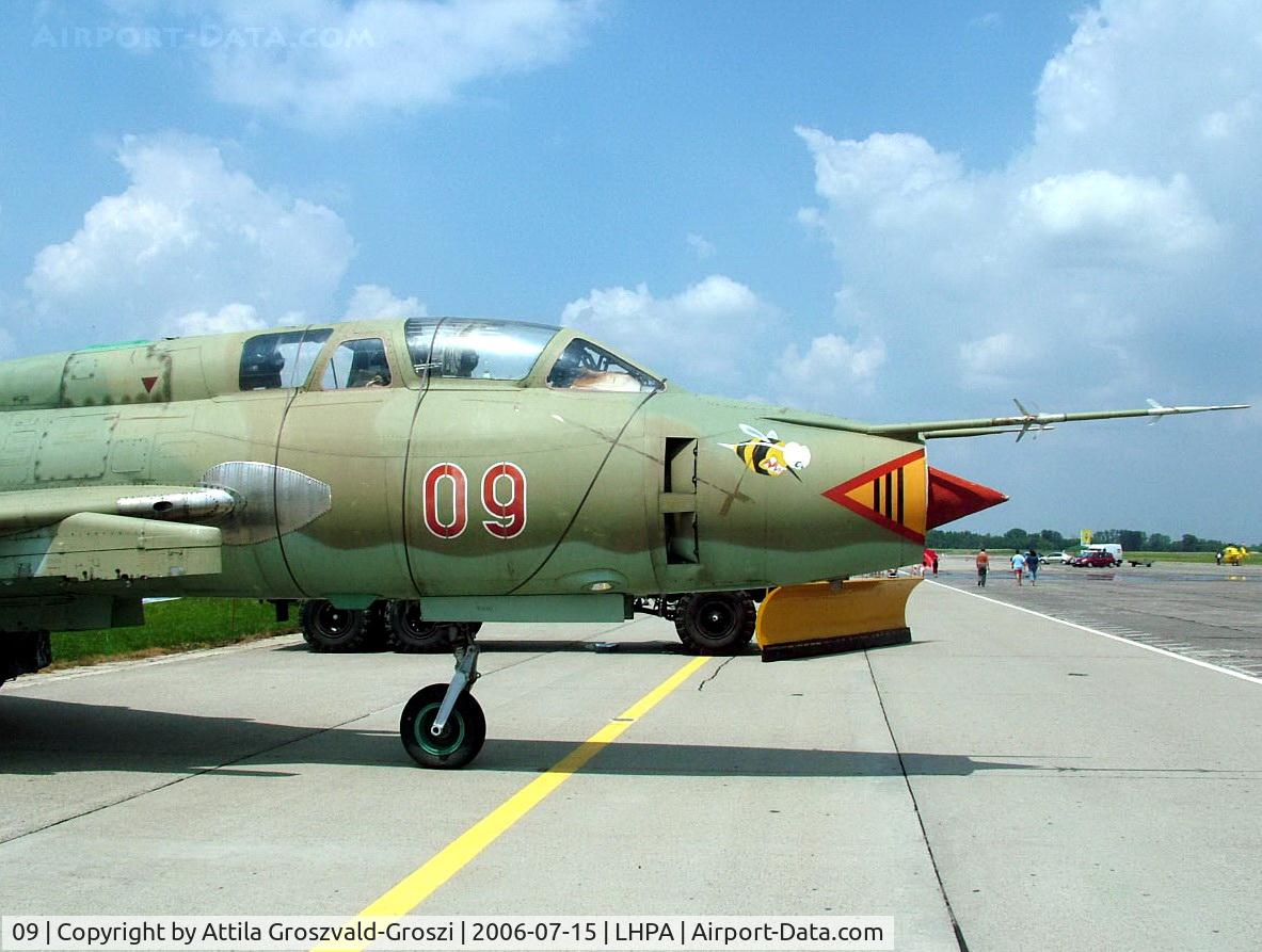 09, 1983 Sukhoi Su-22UM-3K C/N 17532390305, Pápa HUNAF Base Airport
