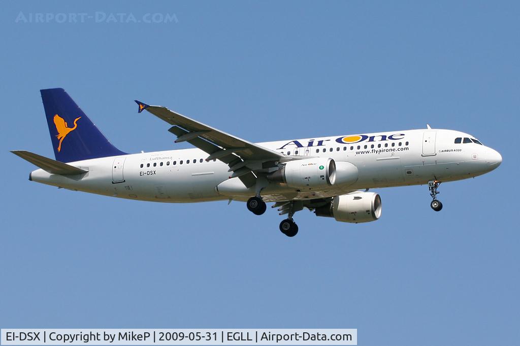 EI-DSX, 2008 Airbus A320-216 C/N 3643, Short final to 09L at Heathrow.