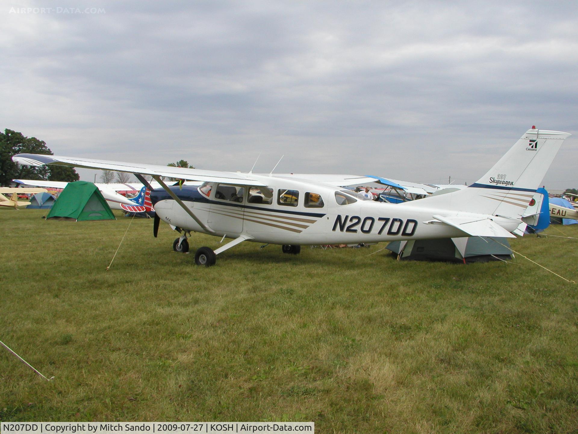N207DD, 1969 Cessna 207 C/N 20700049, EAA AirVenture 2009.
