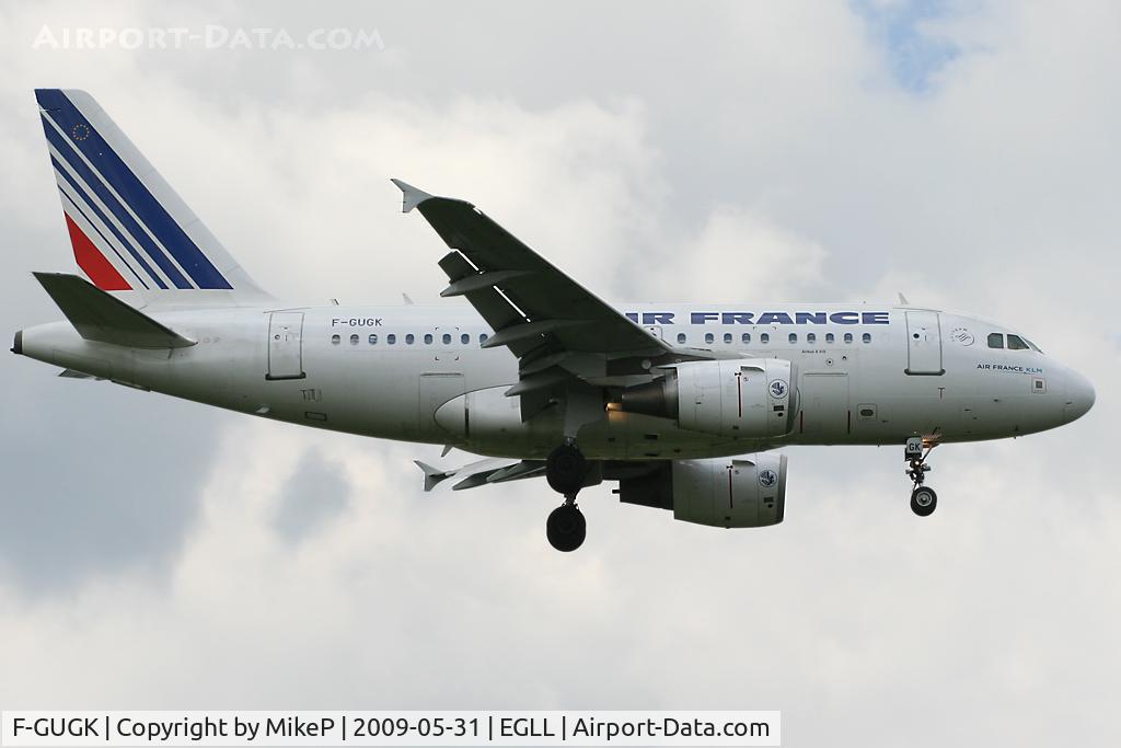 F-GUGK, 2005 Airbus A318-111 C/N 2601, Short final to 09L at Heathrow.