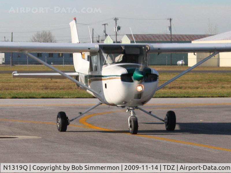 N1319Q, 1971 Cessna 150L C/N 15072619, Arriving at the EAA breakfast fly-in - Toledo, Ohio.