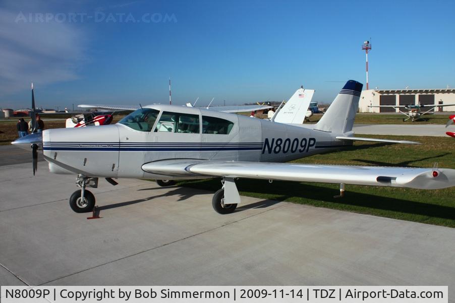 N8009P, 1962 Piper PA-24-250 Comanche C/N 24-3252, At the EAA breakfast fly-in - Toledo, Ohio.