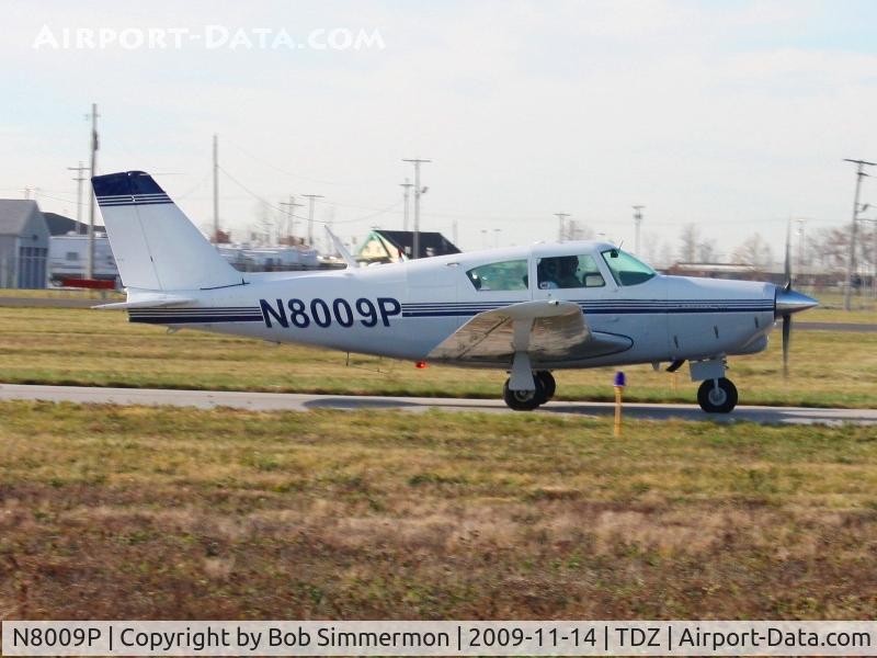 N8009P, 1962 Piper PA-24-250 Comanche C/N 24-3252, Departing the EAA breakfast fly-in - Toledo, Ohio.