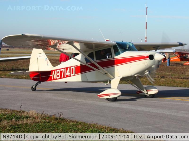 N8714D, 1958 Piper PA-22-160 Tri Pacer C/N 22-5895, Arriving at the EAA breakfast fly-in - Toledo, Ohio.