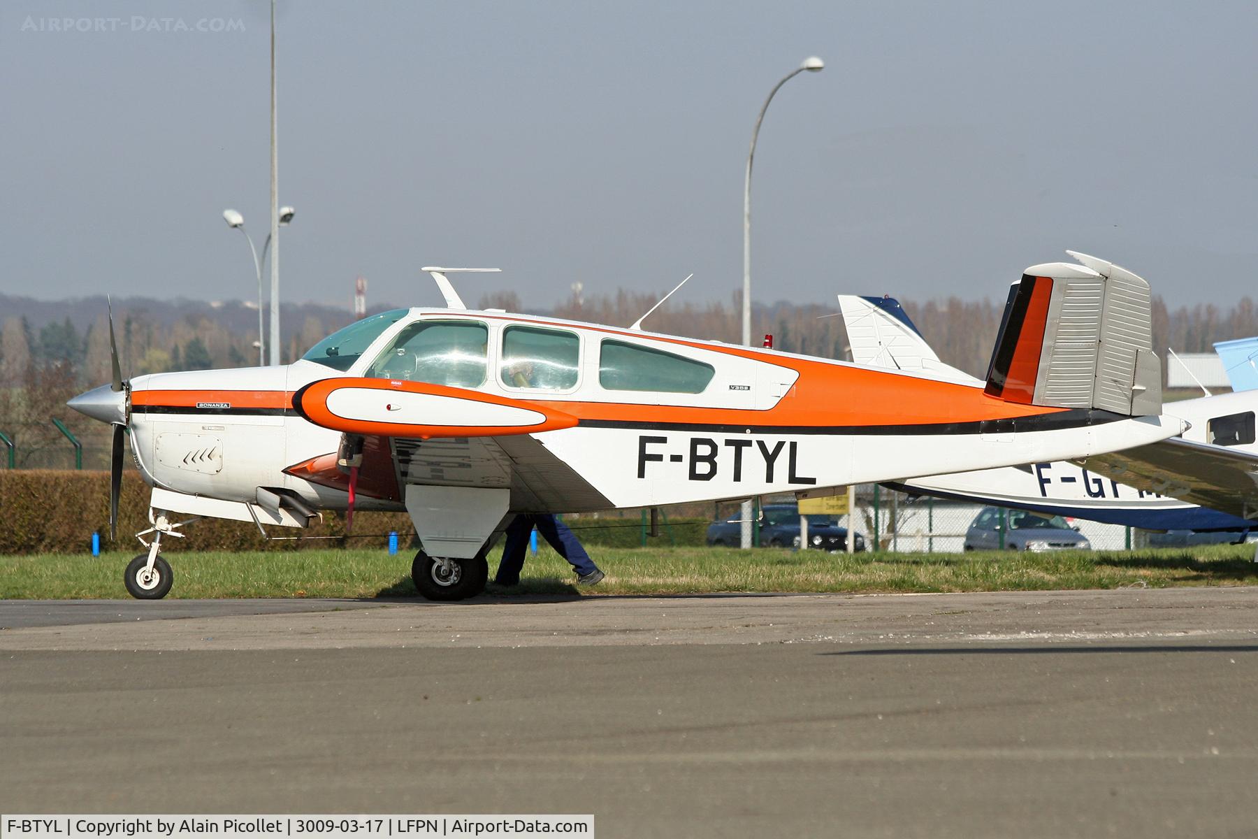 F-BTYL, Beech V35B Bonanza C/N D-9468, left side