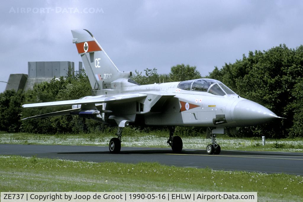 ZE737, 1988 Panavia Tornado F.3 C/N 671/AS052/3299, Temp based at Leeuwarden for an DACT exercise.