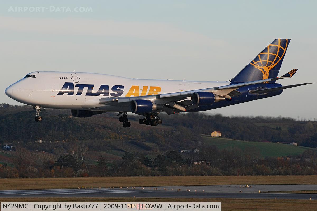 N429MC, 1990 Boeing 747-481 C/N 24833, Atlas Air in Vienna