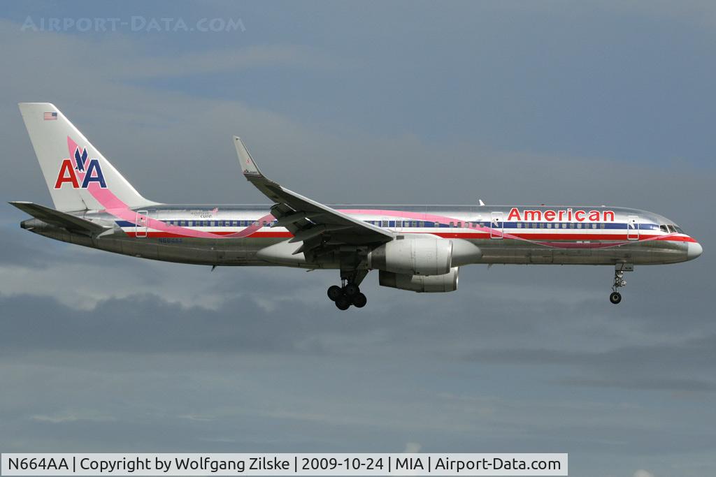 N664AA, 1992 Boeing 757-223 C/N 25298, visitor