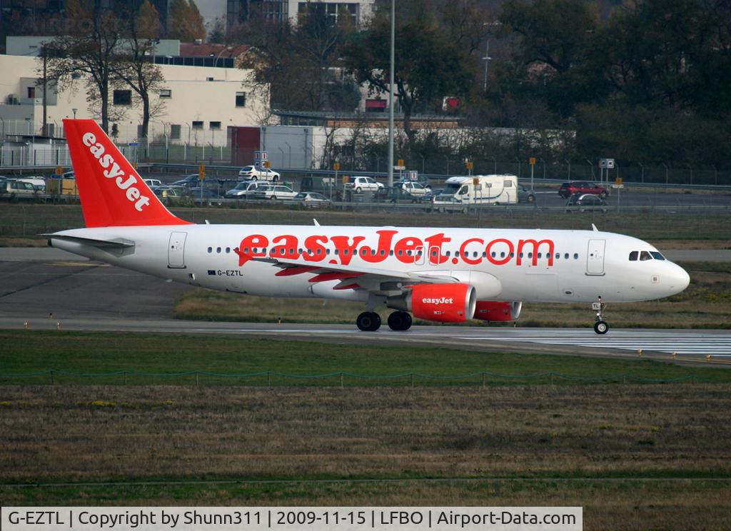 G-EZTL, 2009 Airbus A320-214 C/N 4012, Lining up rwy 14L for departure...