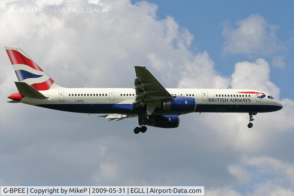 G-BPEE, 1991 Boeing 757-236 C/N 25060, Short final to 09L at Heathrow.