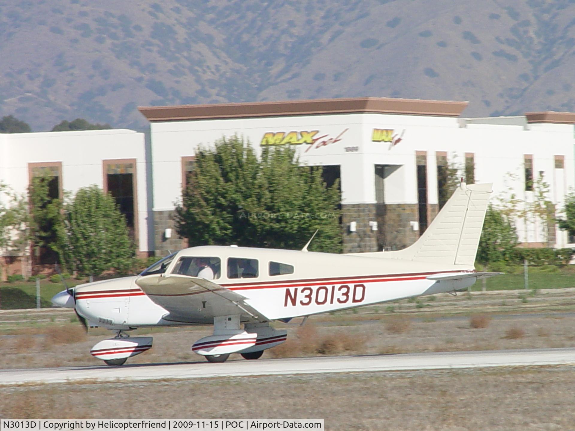 N3013D, 1978 Piper PA-28-181 Archer II C/N 28-7990170, Rolling out to taxi to transient parking