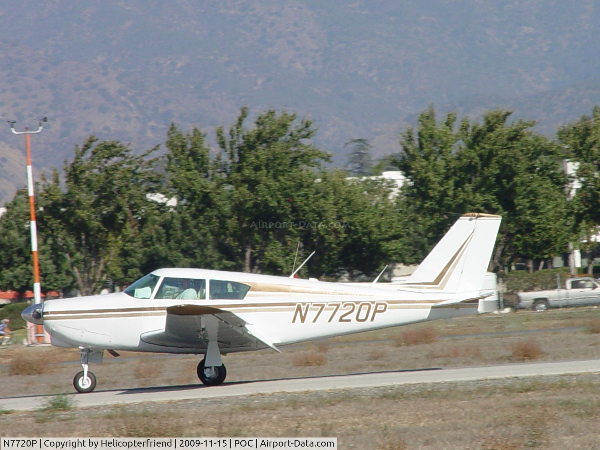 N7720P, 1961 Piper PA-24-250 Comanche C/N 24-2933, On the runway rolling out