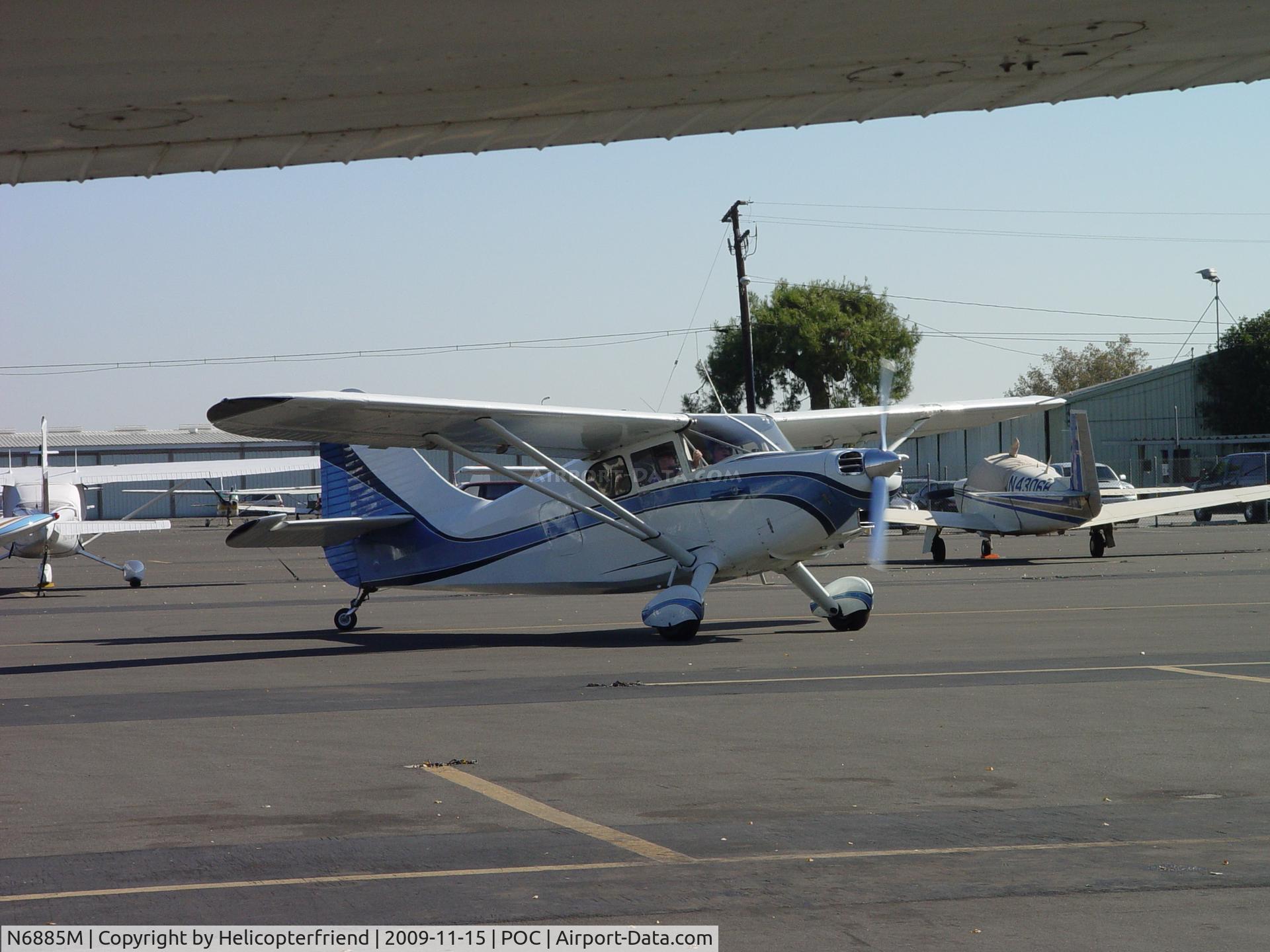 N6885M, 1950 Stinson 108-3 Voyager C/N 108-4885, Parking in Transient Parking at Brackett