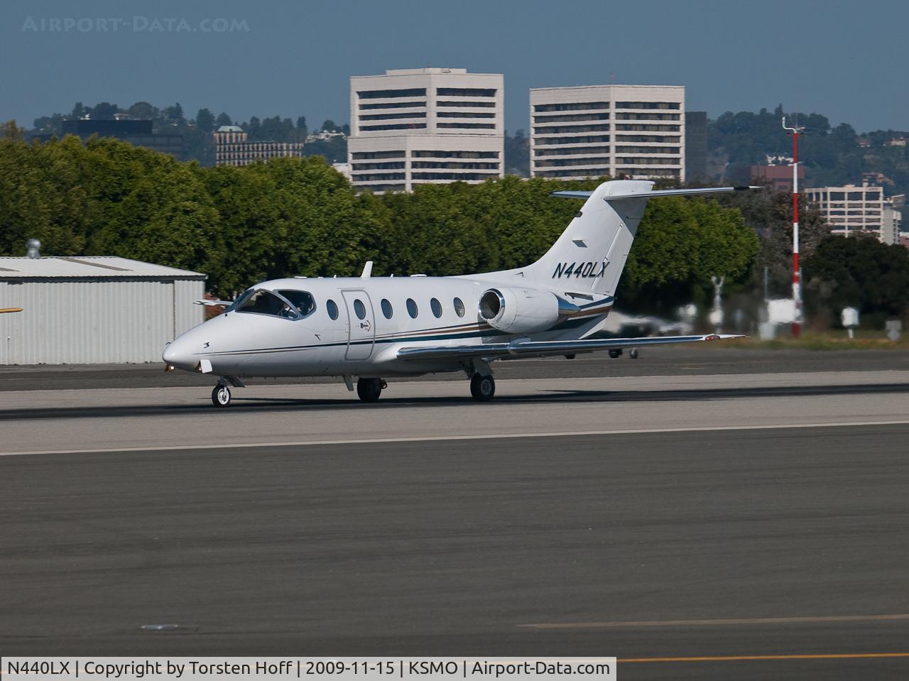 N440LX, 2000 Raytheon Aircraft Company 400A C/N RK-289, N440LX departing from RWY 21