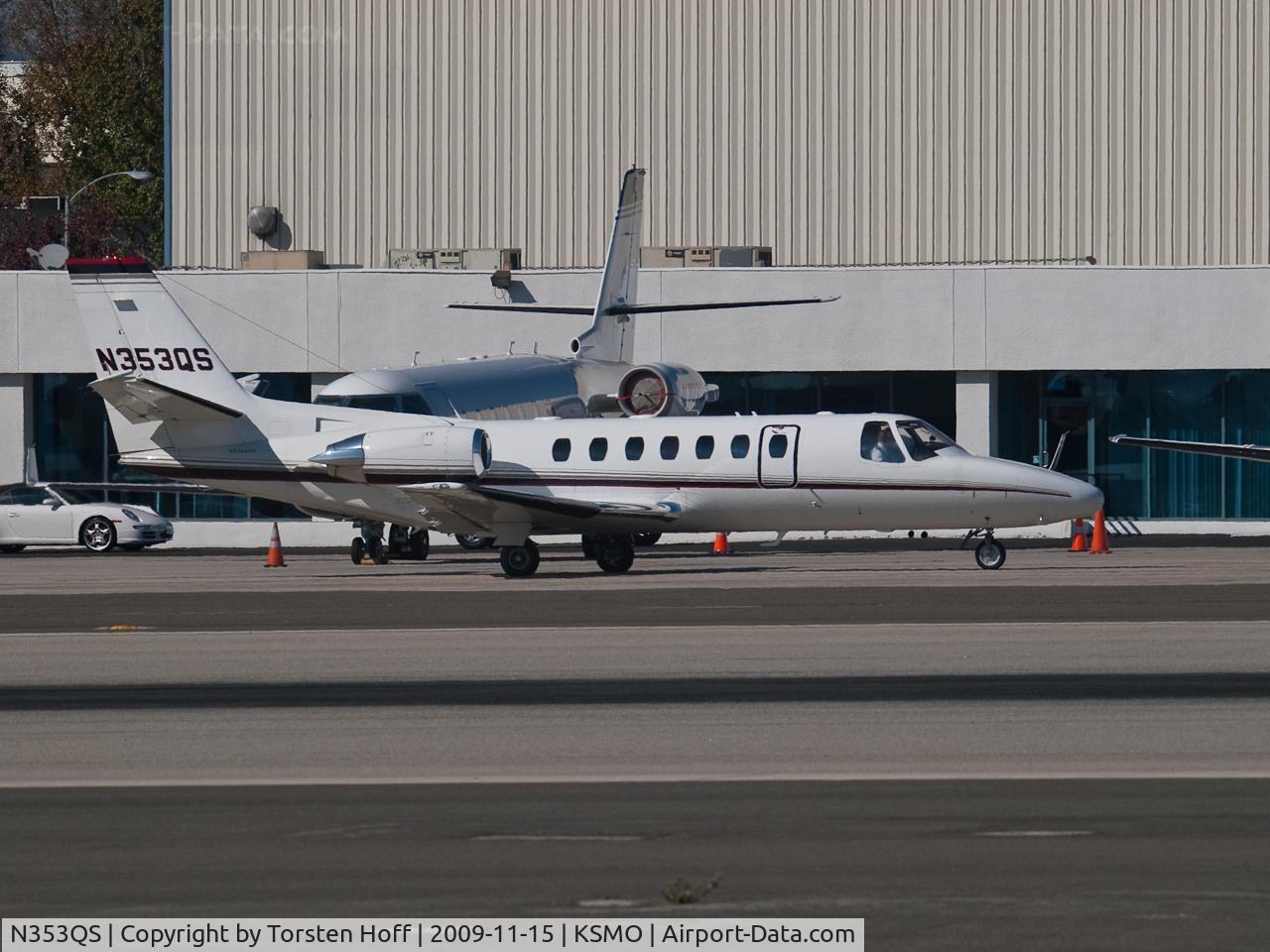 N353QS, 1999 Cessna 560 Citation Ultra C/N 560-0530, N353QS taxiing