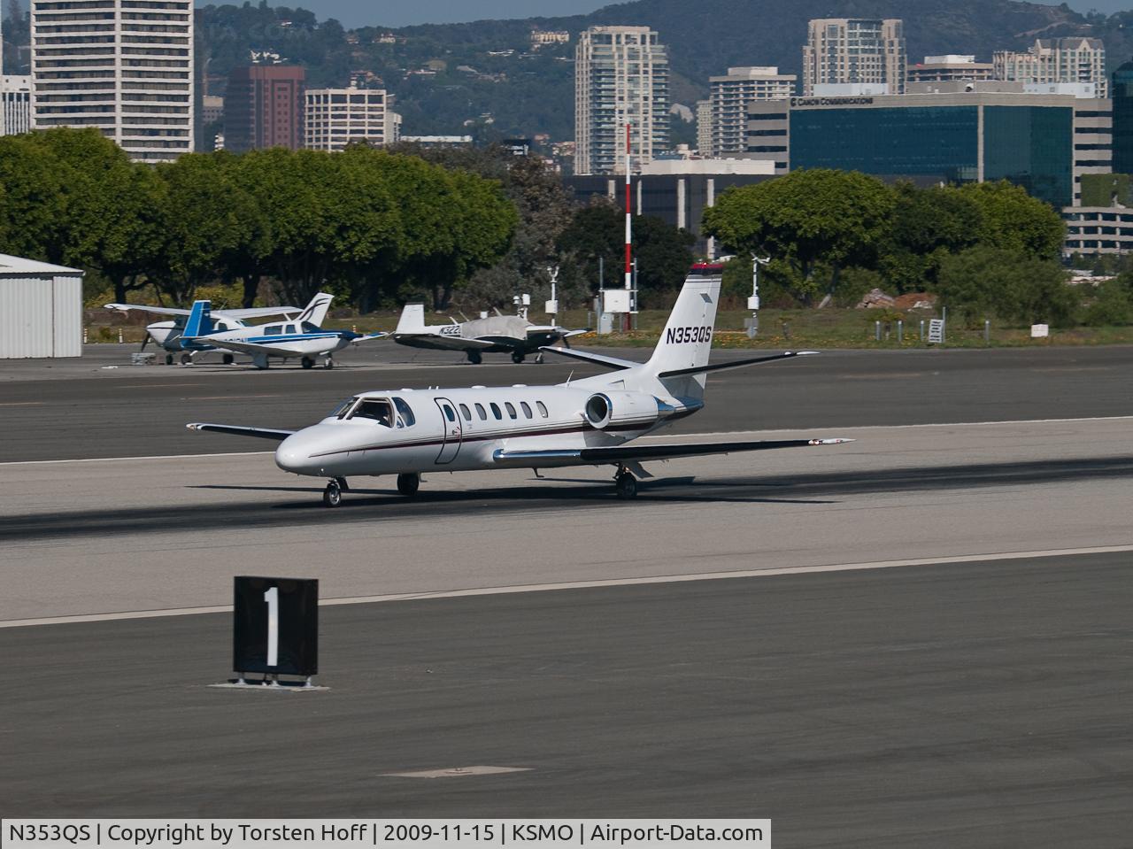 N353QS, 1999 Cessna 560 Citation Ultra C/N 560-0530, N353QS departing from RWY 21