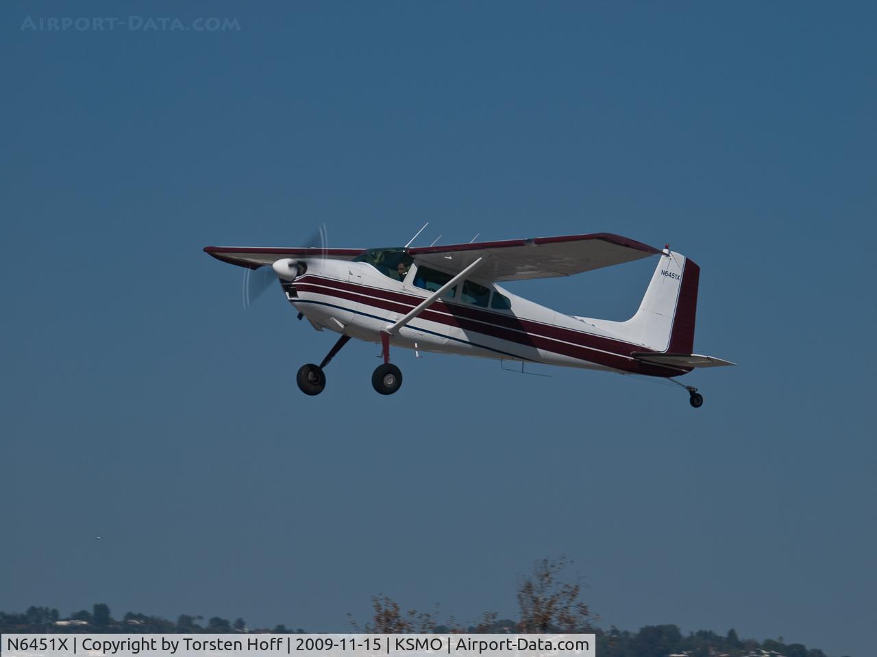 N6451X, 1960 Cessna 180D C/N 18050951, N6451X departing from RWY 21