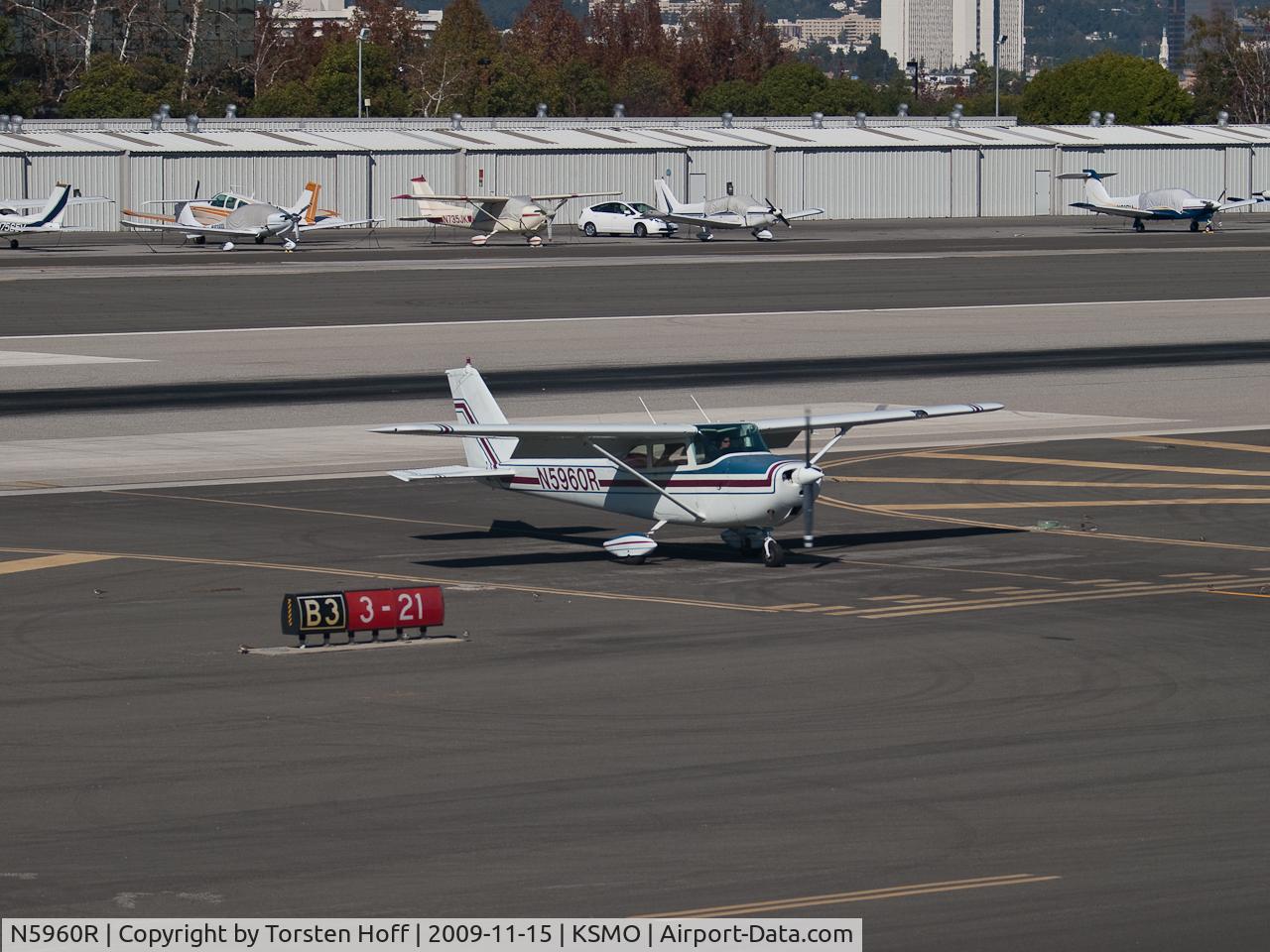 N5960R, 1965 Cessna 172G C/N 17253629, N5960R exiting the runway