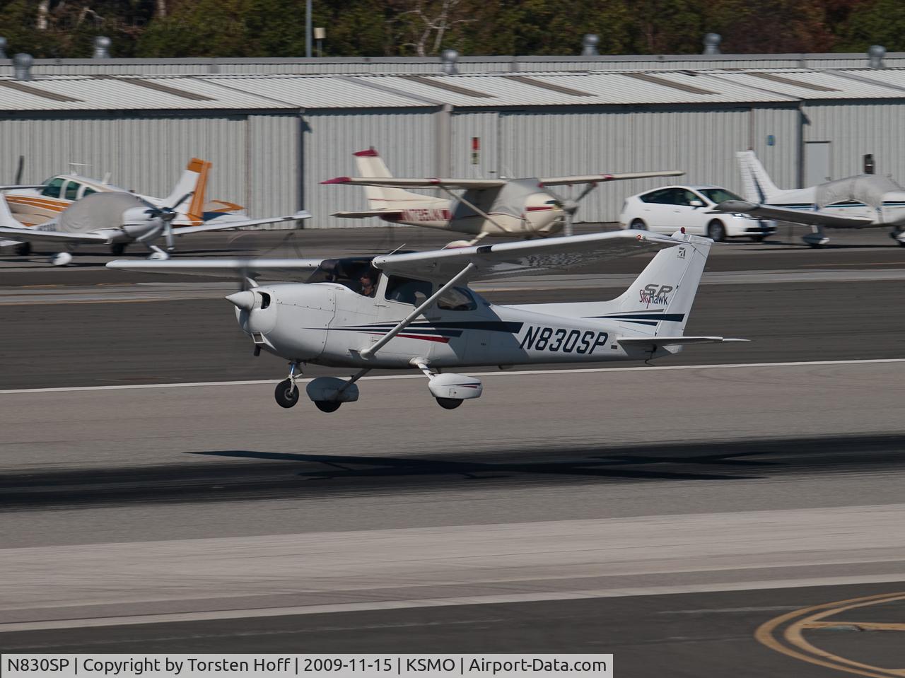 N830SP, 2001 Cessna 172S C/N 172S8745, N830SP departing from RWY 21