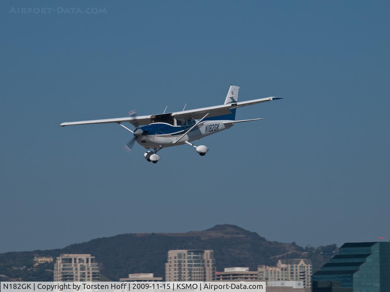 N182GK, 2004 Cessna T182T Turbo Skylane C/N T18208283, N182GK arriving on RWY 21